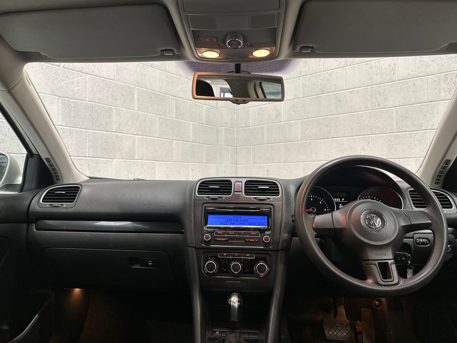 Used Volkswagen Golf 2011 for sale - 77622107: Photo 9