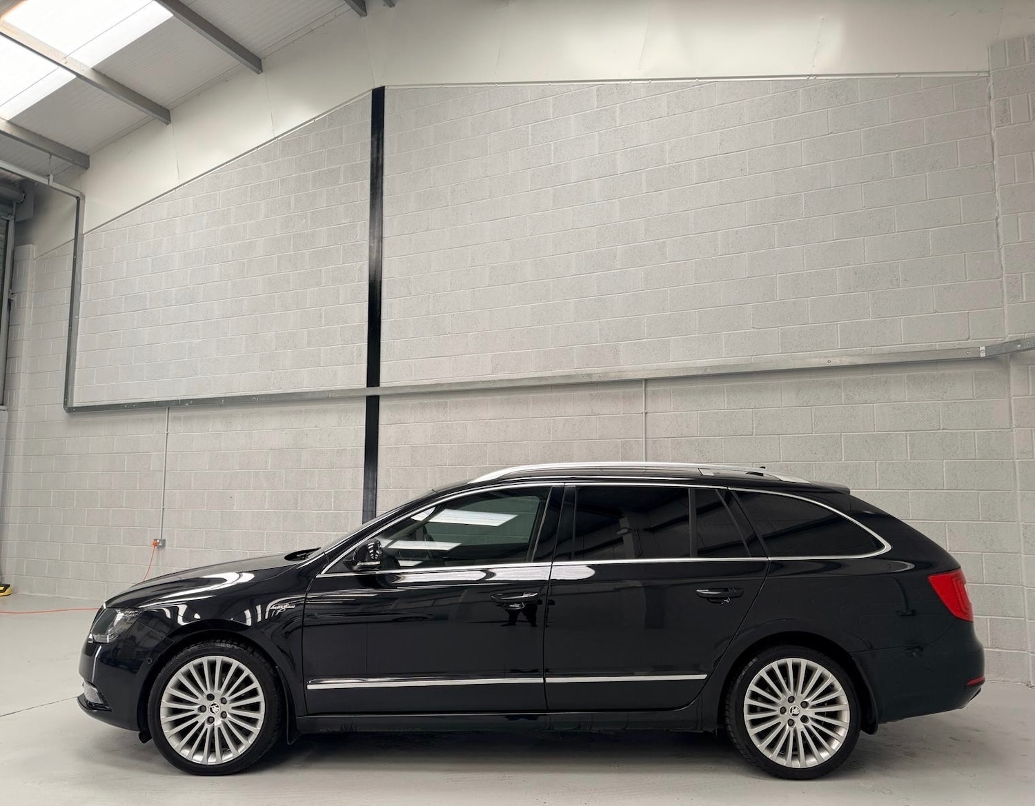 Used Skoda Superb 2015 for sale - 77656126: Photo 5