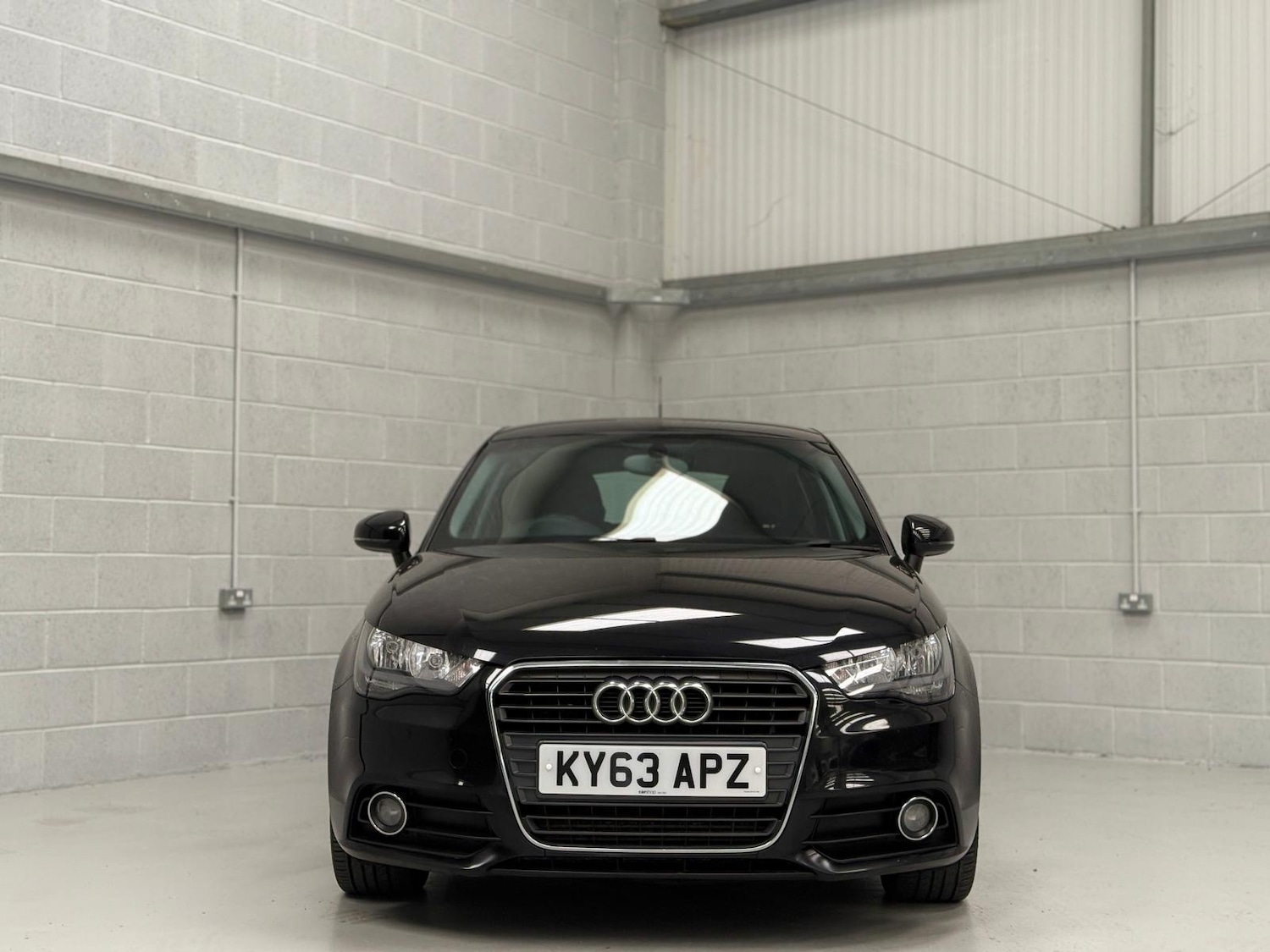 Used Audi A1 2013 for sale - 77802025: Photo 2