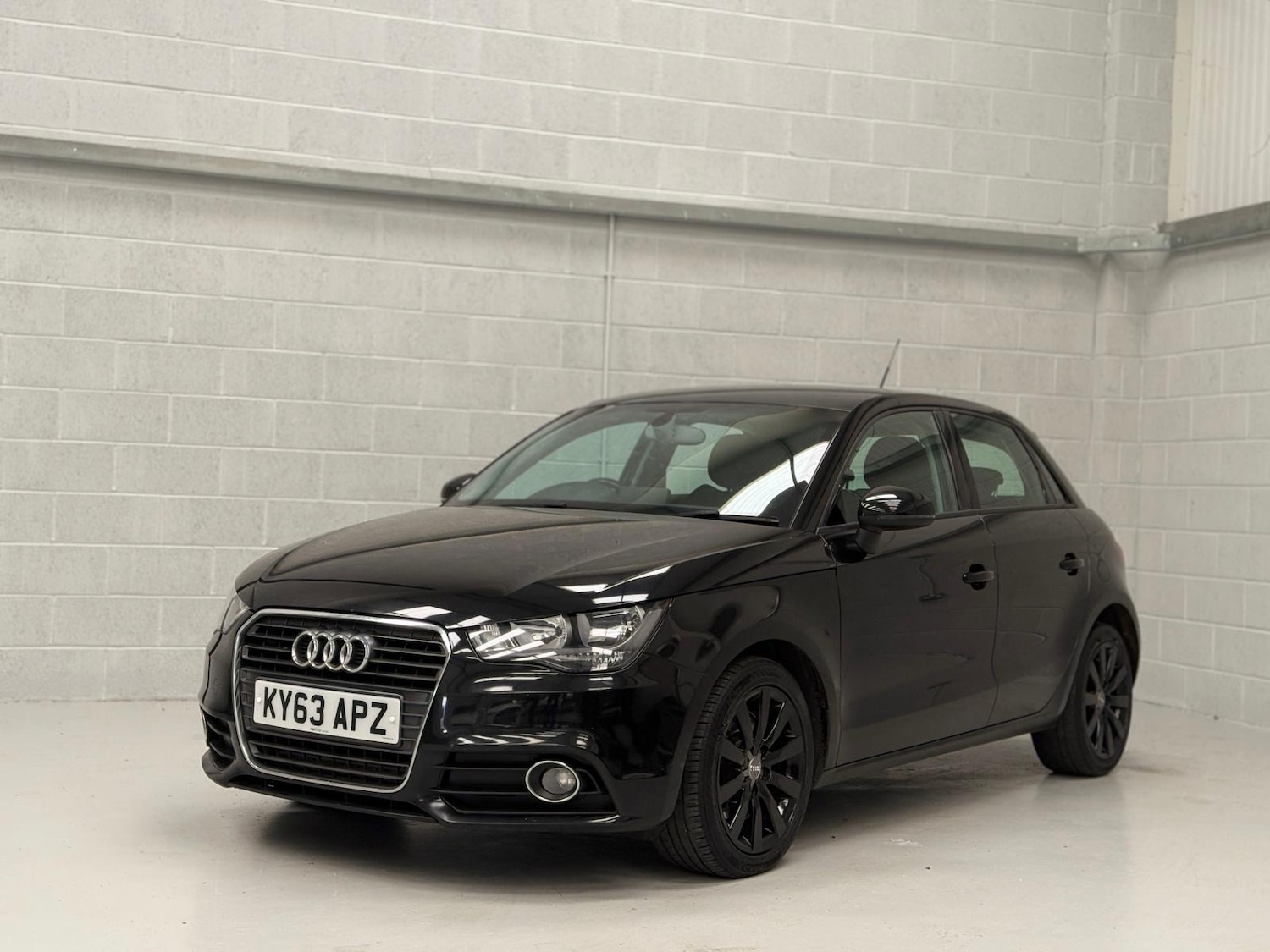 Used Audi A1 2013 for sale - 77802025: Photo 3