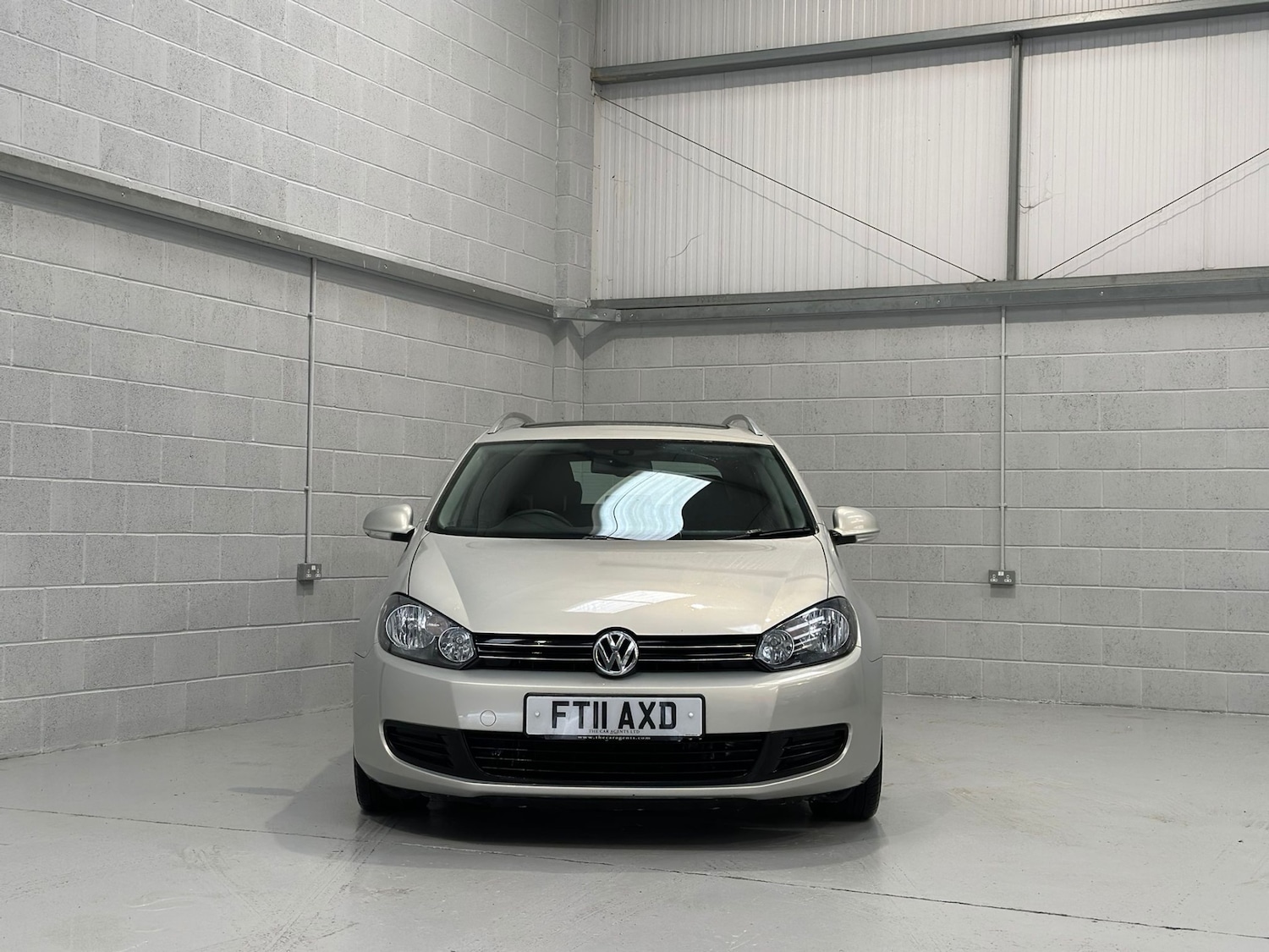 Used Volkswagen Golf 2011 for sale - 77706589: Photo 2