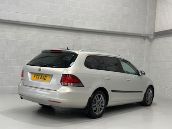 Used Volkswagen Golf 2011 for sale - 77706589: Photo