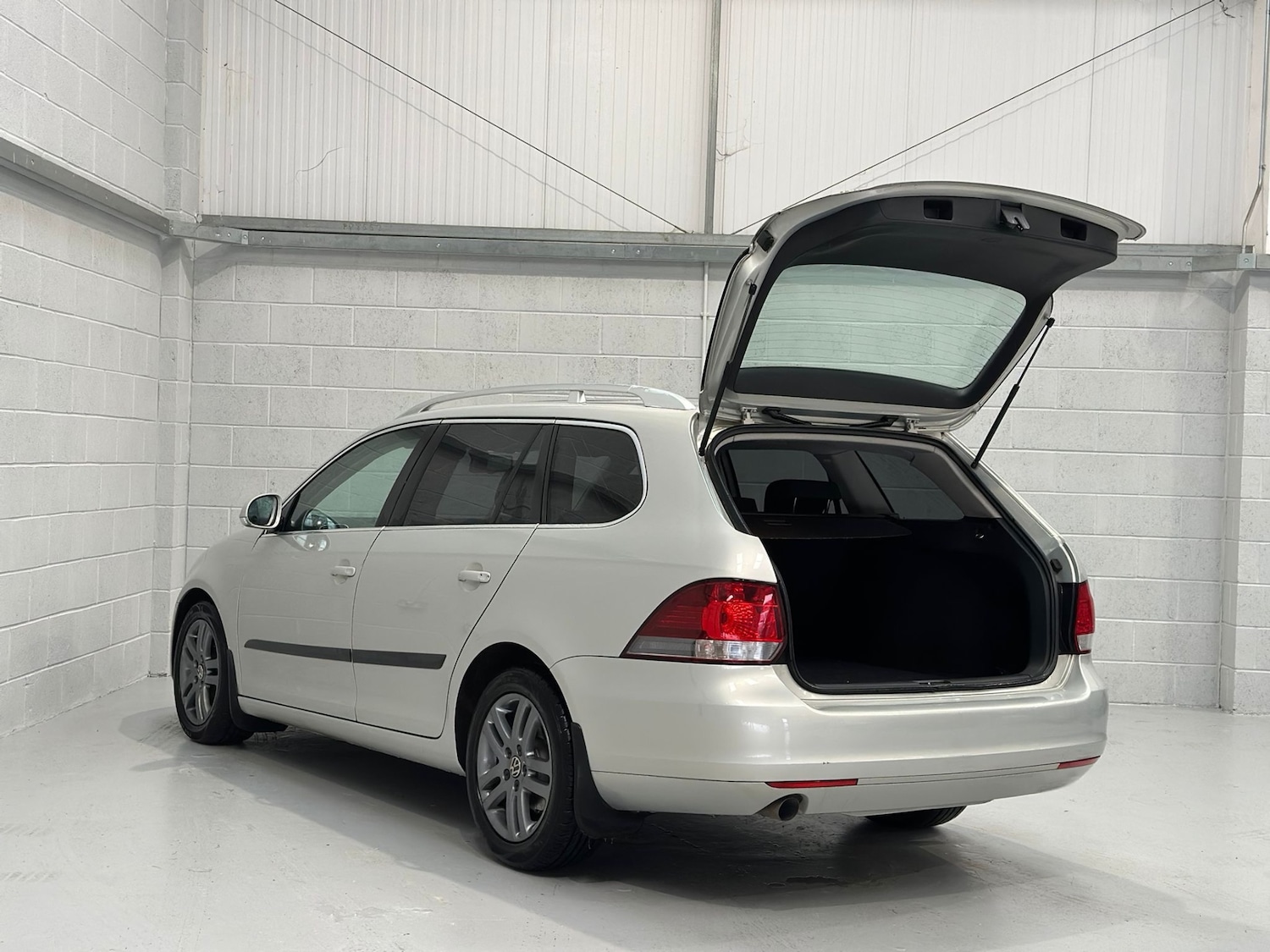 Used Volkswagen Golf 2011 for sale - 77706589: Photo 6