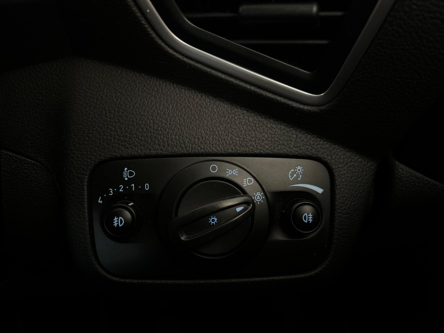 Used Ford Kuga 2015 for sale - 76024801: Photo 19