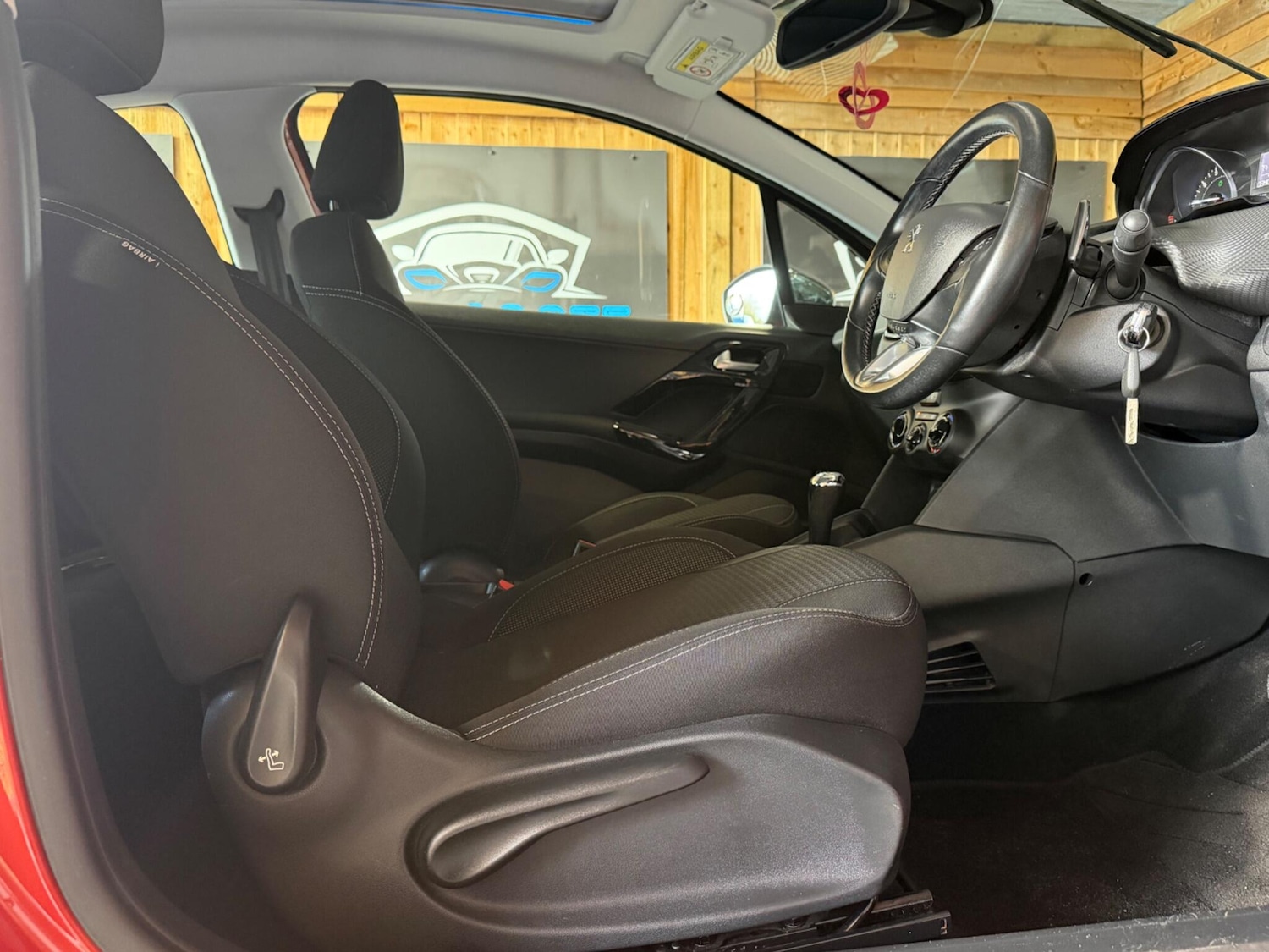 Used Peugeot 208 2016 for sale - 77400890: Photo 14