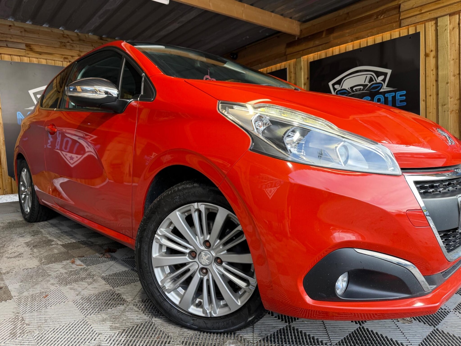 Used Peugeot 208 2016 for sale - 77400890: Photo 2