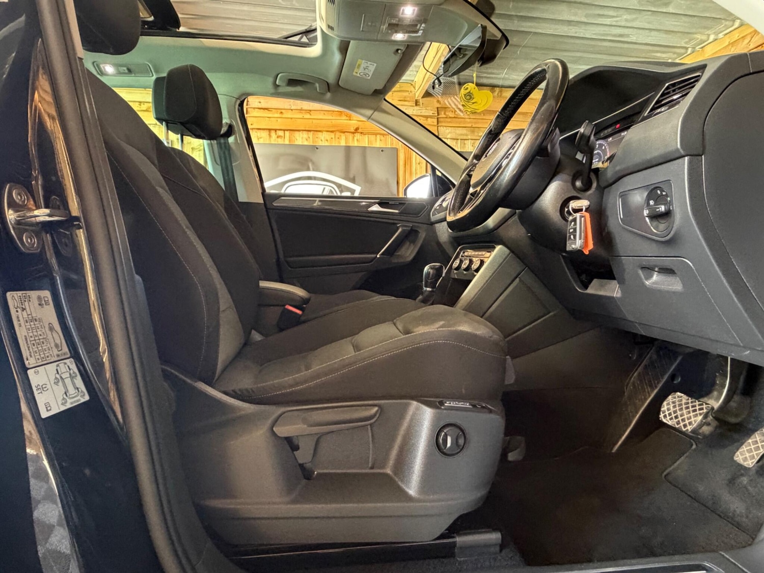 Used Volkswagen Tiguan 2017 for sale - 78220110: Photo 11