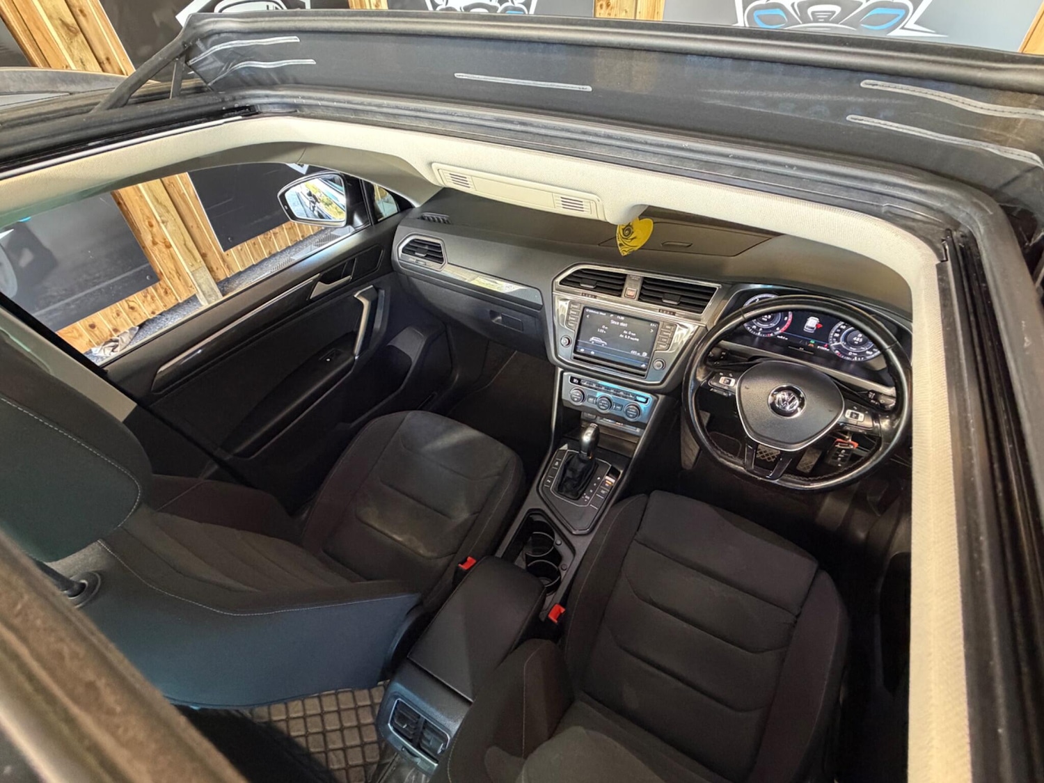 Used Volkswagen Tiguan 2017 for sale - 78220110: Photo 18