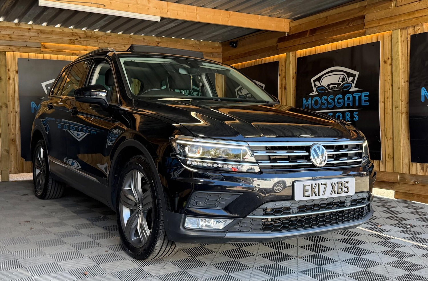 Used Volkswagen Tiguan 2017 for sale - 78220110: Photo 3