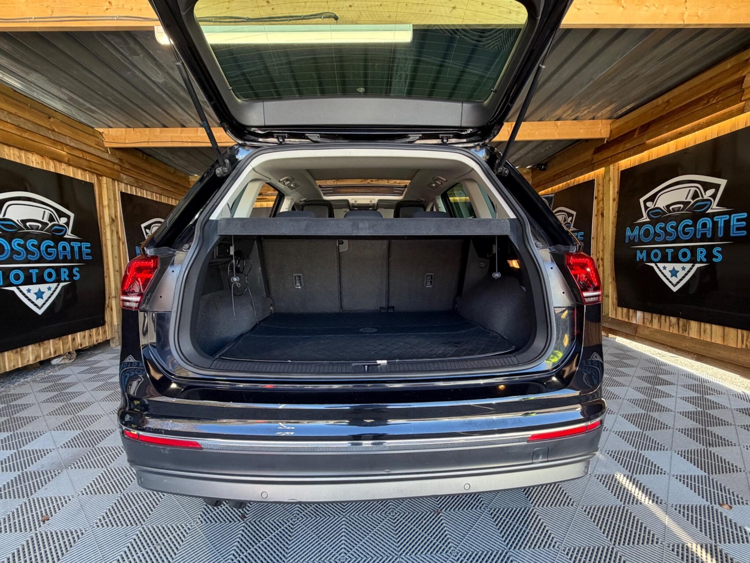 Used Volkswagen Tiguan 2017 for sale - 78220110: Photo 35