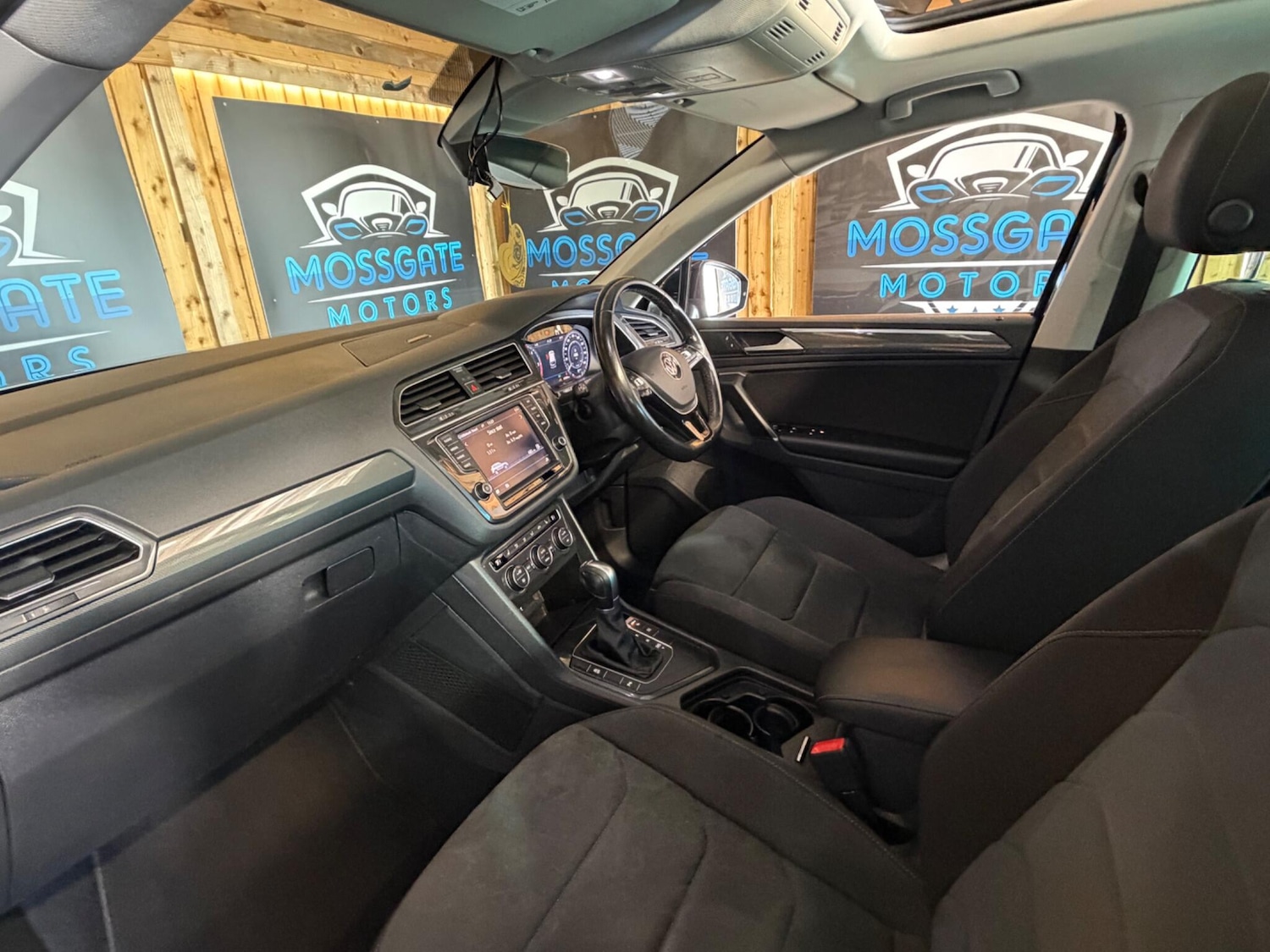 Used Volkswagen Tiguan 2017 for sale - 78220110: Photo 40