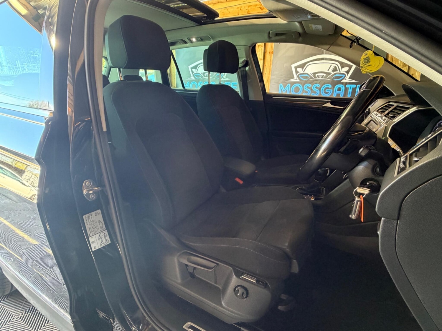 Used Volkswagen Tiguan 2017 for sale - 78220110: Photo 41