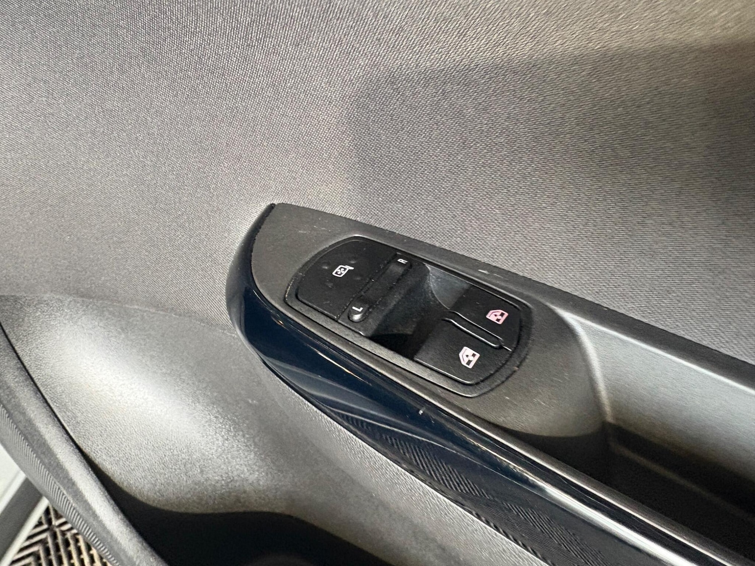 Used Vauxhall Corsa for sale - 77266601: Photo 19