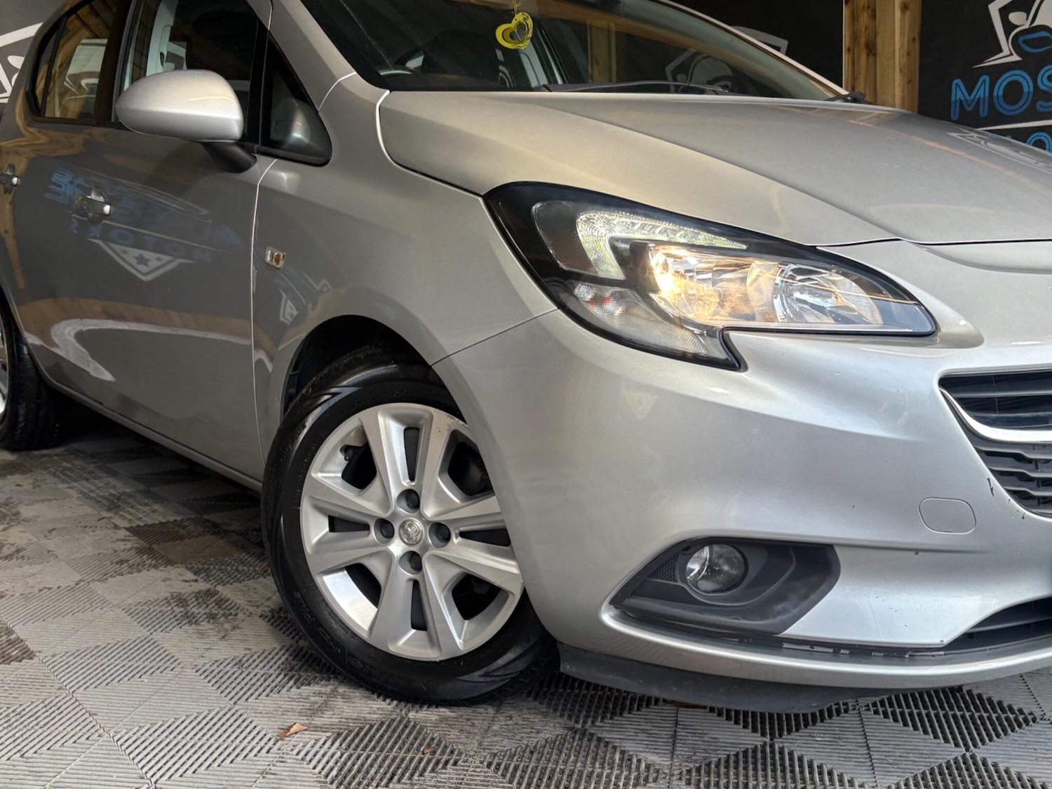 Used Vauxhall Corsa for sale - 77266601: Photo 2