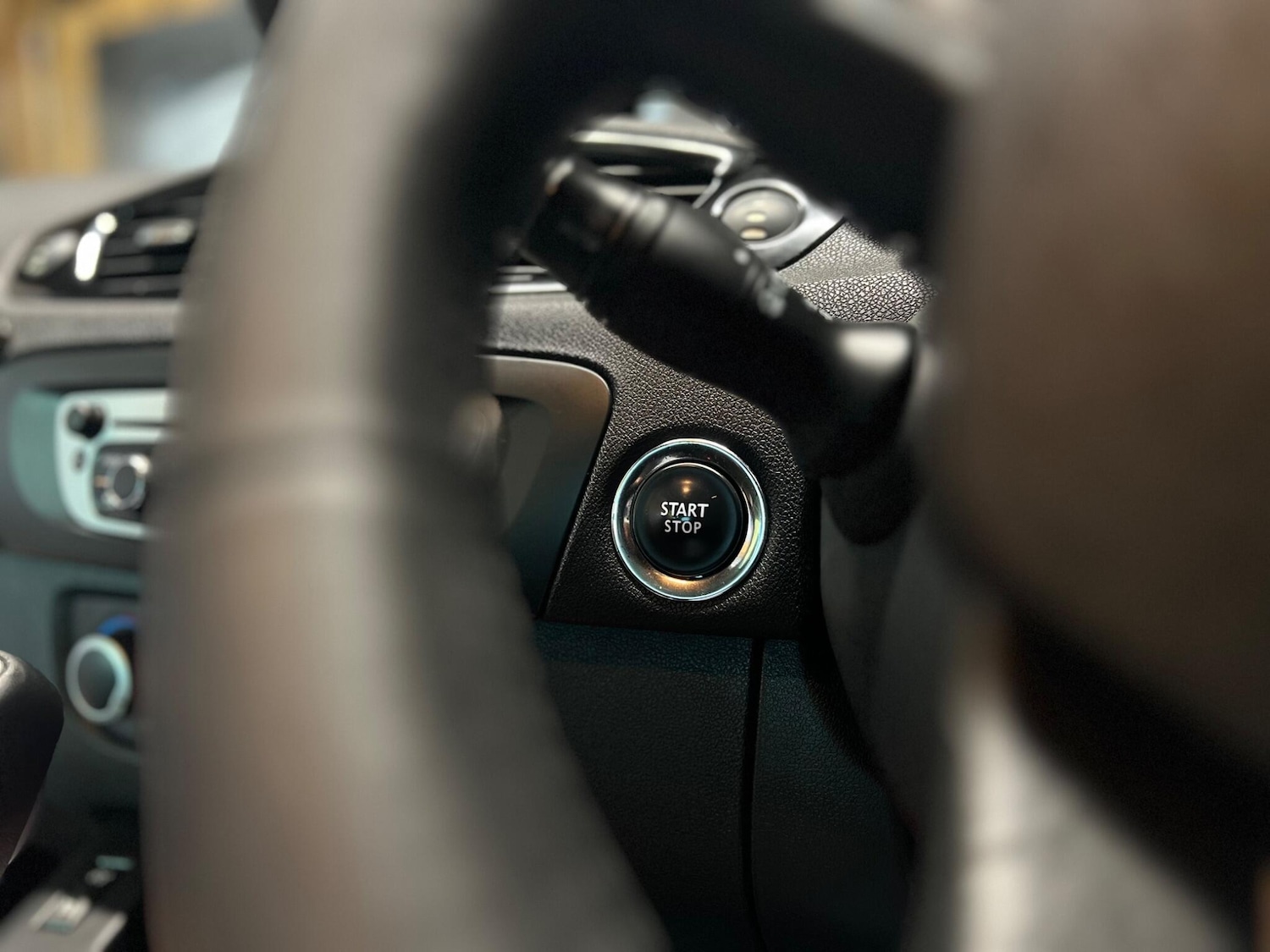 Used Renault Scenic 2012 for sale - 76561438: Photo 21