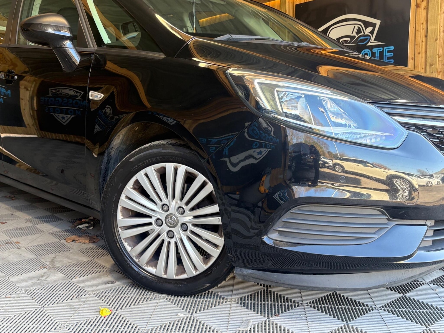 Used Vauxhall Zafira Tourer for sale - 77783912: Photo 2