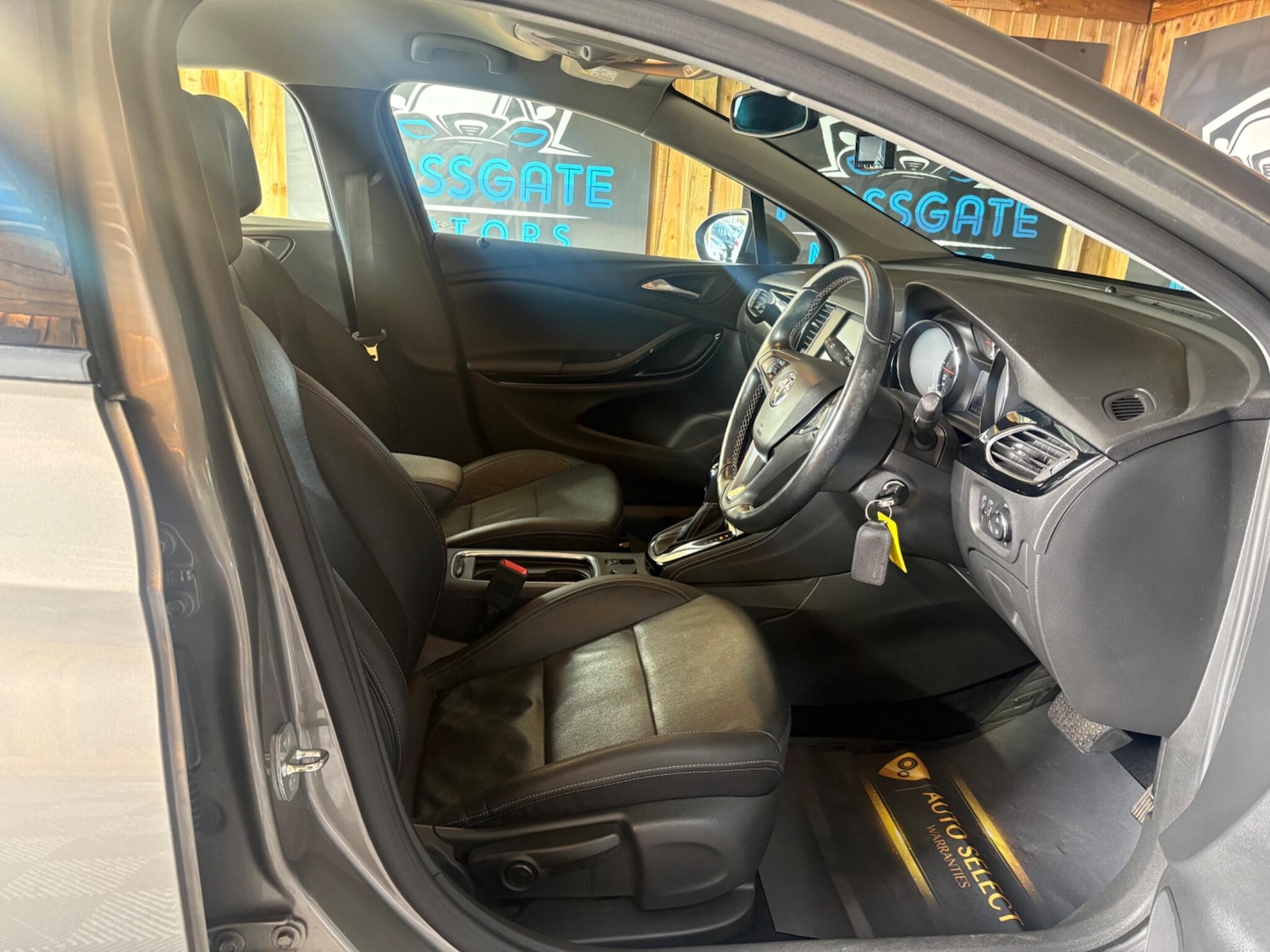 Used Vauxhall Astra 2017 for sale - 78019026: Photo 11