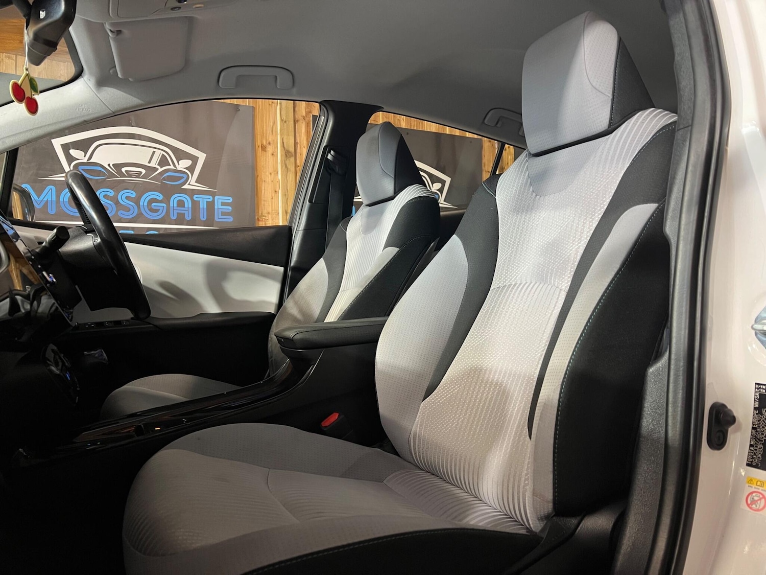 Used Toyota Prius for sale - 76997336: Photo 37