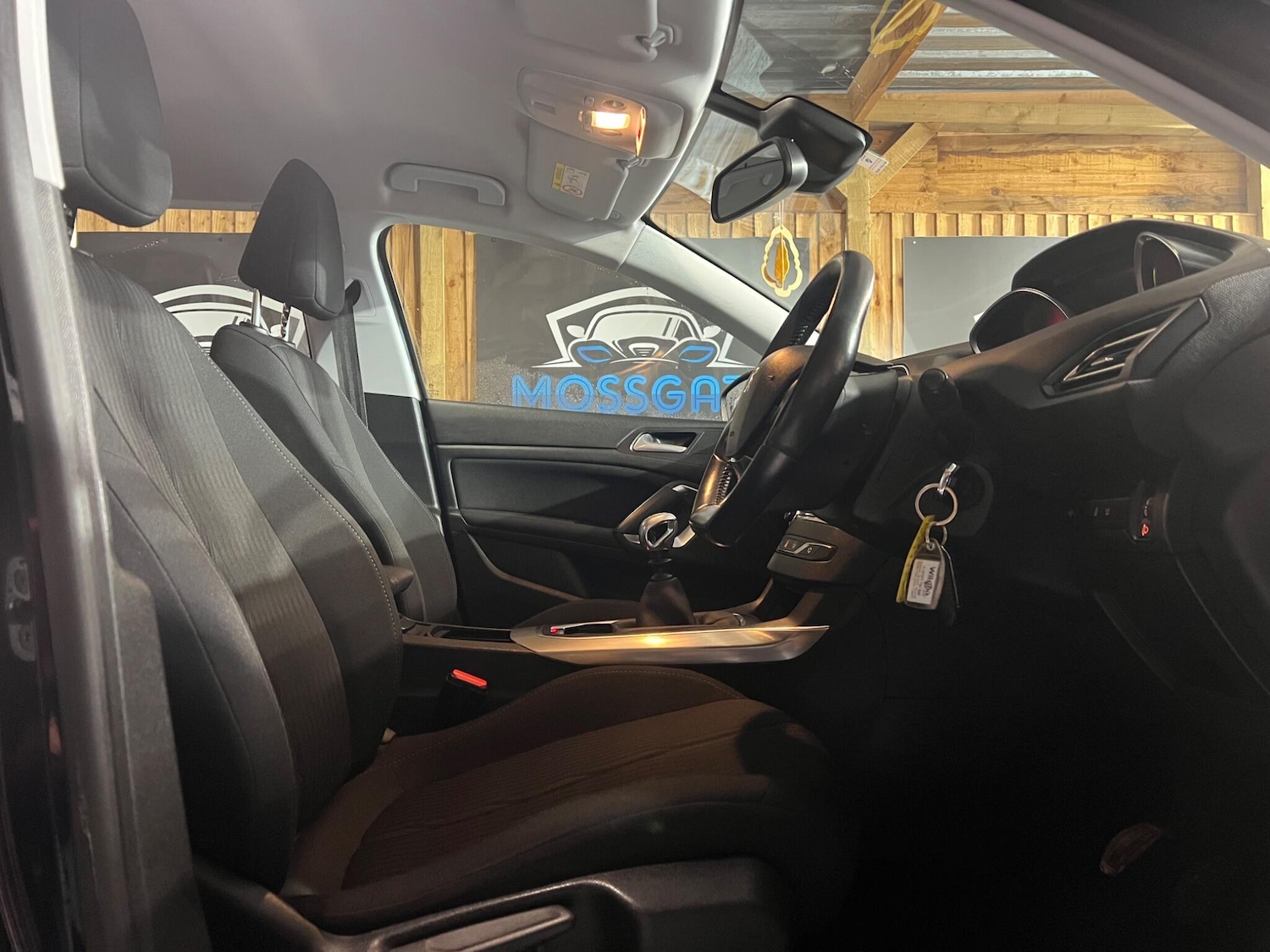 Used Peugeot 308 2015 for sale - 76549636: Photo 14