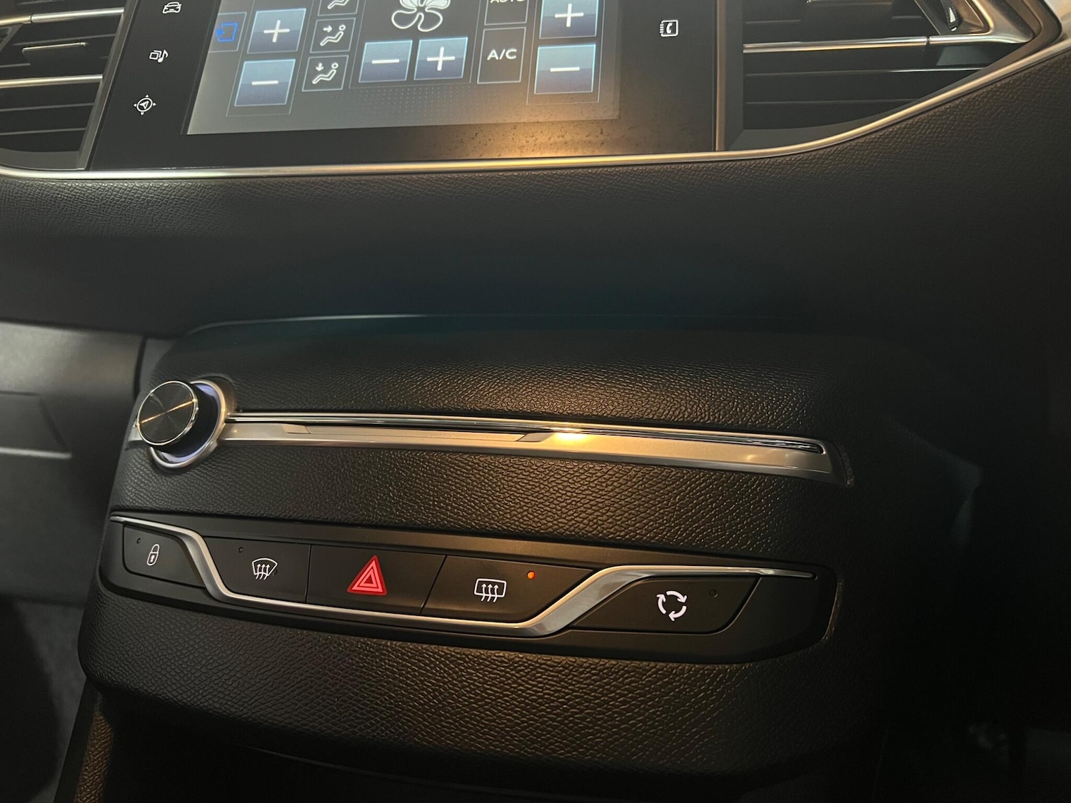 Used Peugeot 308 2015 for sale - 76549636: Photo 25