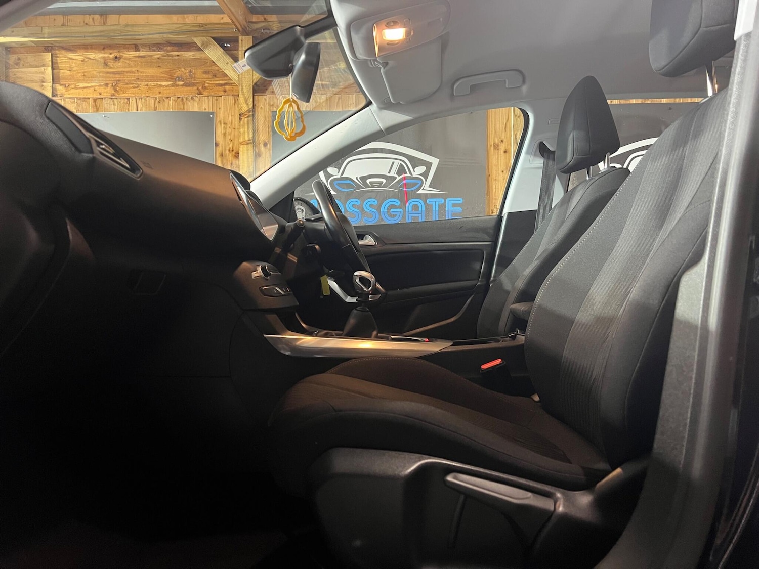 Used Peugeot 308 2015 for sale - 76549636: Photo 29