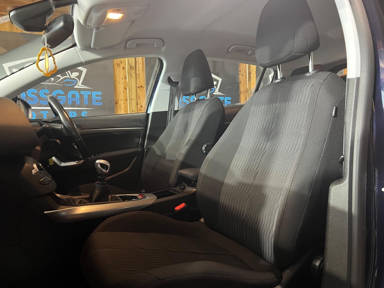 Used Peugeot 308 2015 for sale - 76549636: Photo 30