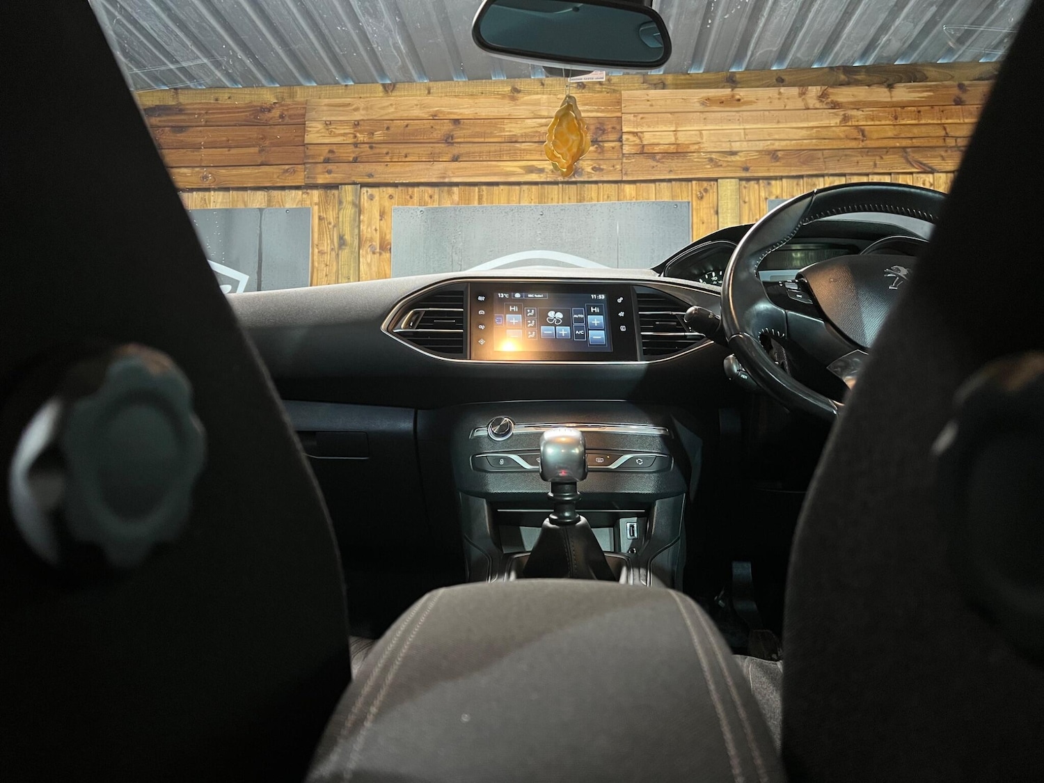 Used Peugeot 308 2015 for sale - 76549636: Photo 36