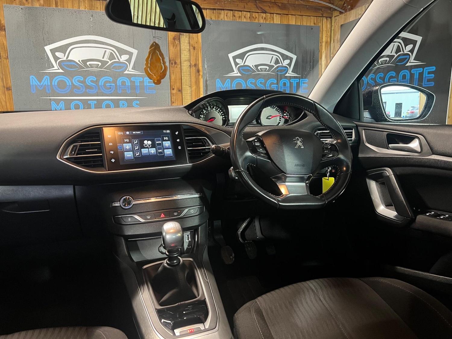 Used Peugeot 308 2015 for sale - 76549636: Photo 37