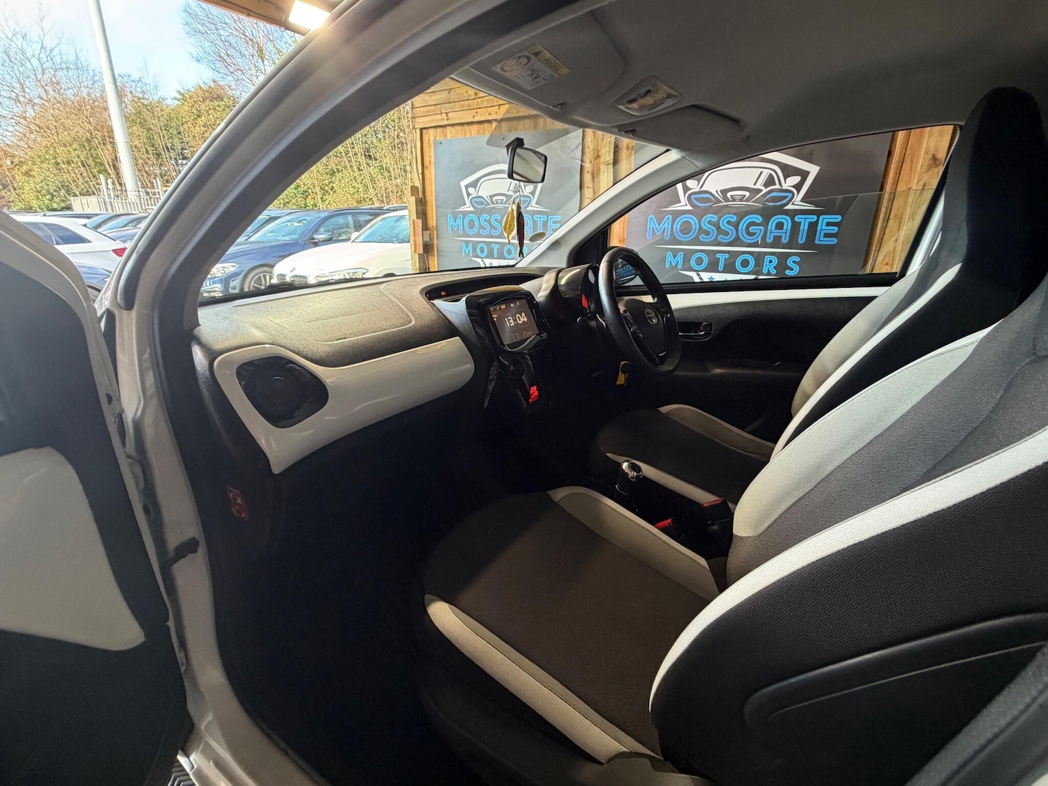 Used Toyota AYGO 2018 for sale - 77163095: Photo 33