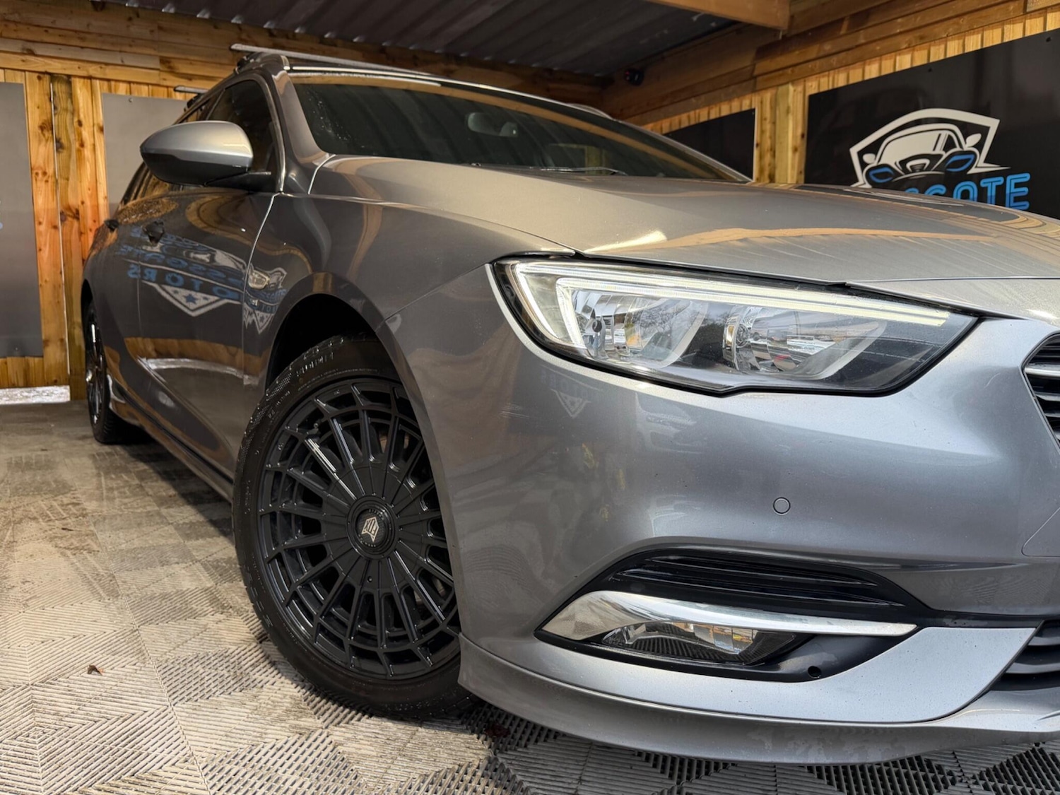 Used Vauxhall Insignia 2018 for sale - 77440786: Photo 2