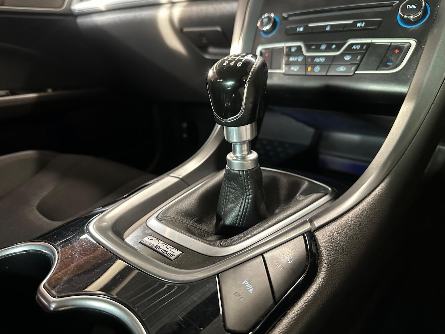 Used Ford Mondeo 2015 for sale - 76991307: Photo 6