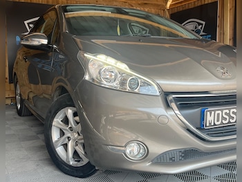 Used Peugeot 208 2014 for sale - 75544189: Photo