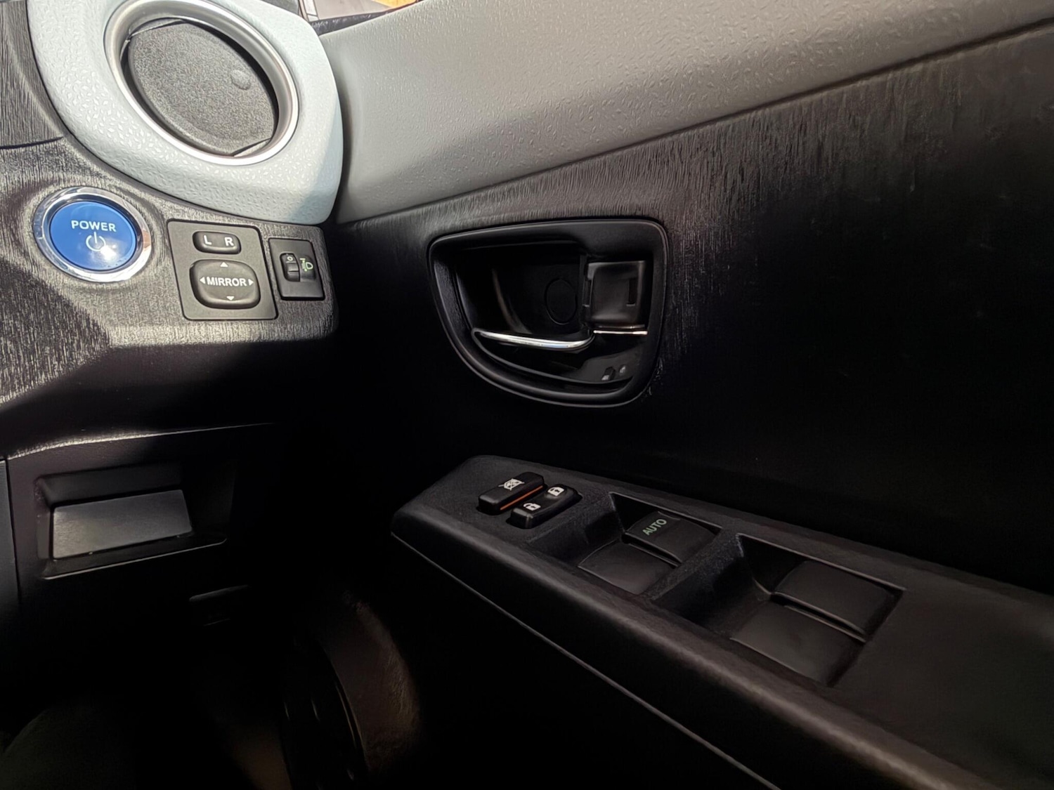 Used Toyota Yaris 2012 for sale - 77637400: Photo 22