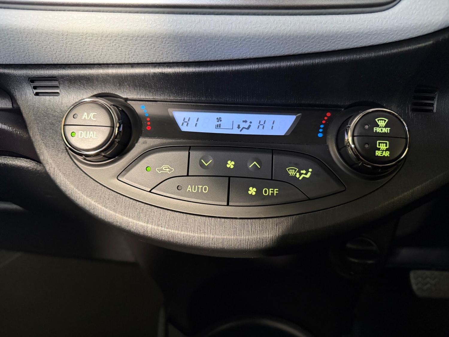 Used Toyota Yaris 2012 for sale - 77637400: Photo 27