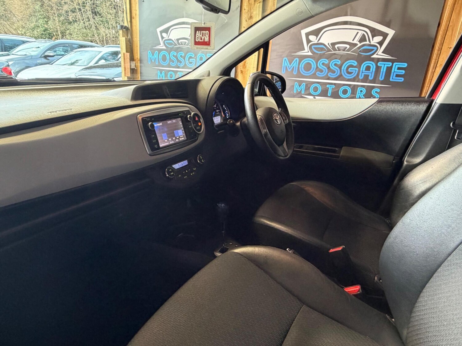 Used Toyota Yaris 2012 for sale - 77637400: Photo 39