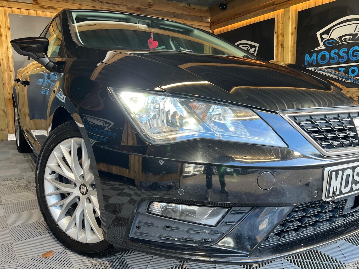 Used SEAT Leon 2019 for sale - 77468739: Photo 2