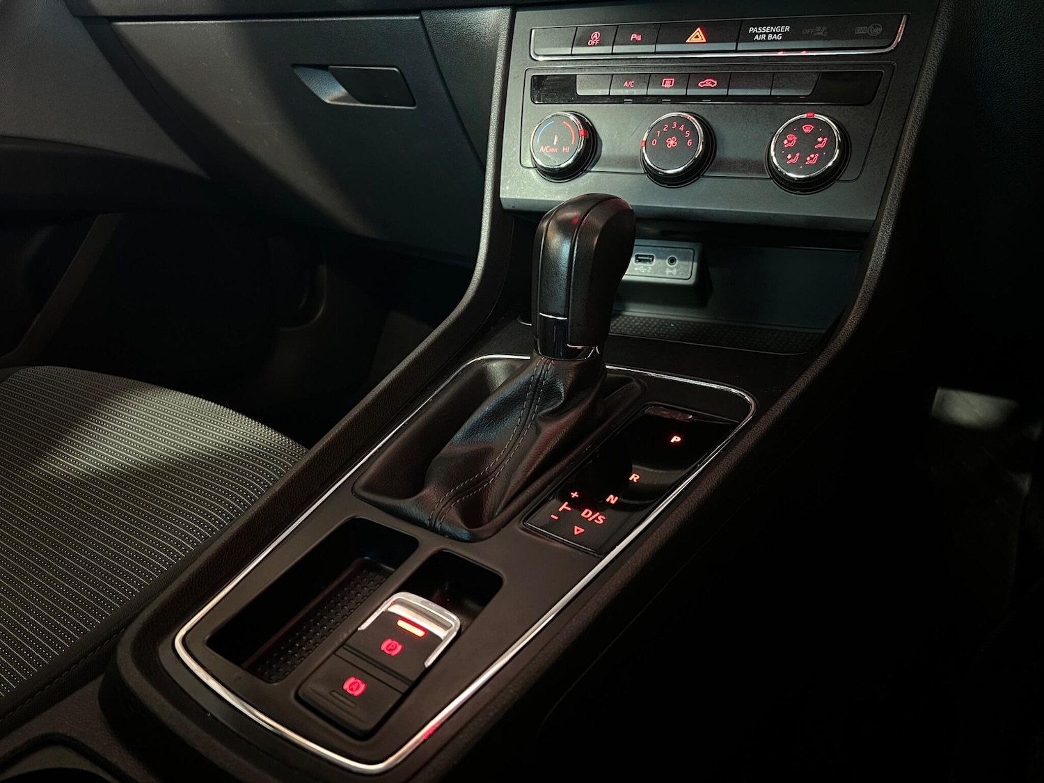 Used SEAT Leon 2019 for sale - 77468739: Photo 23