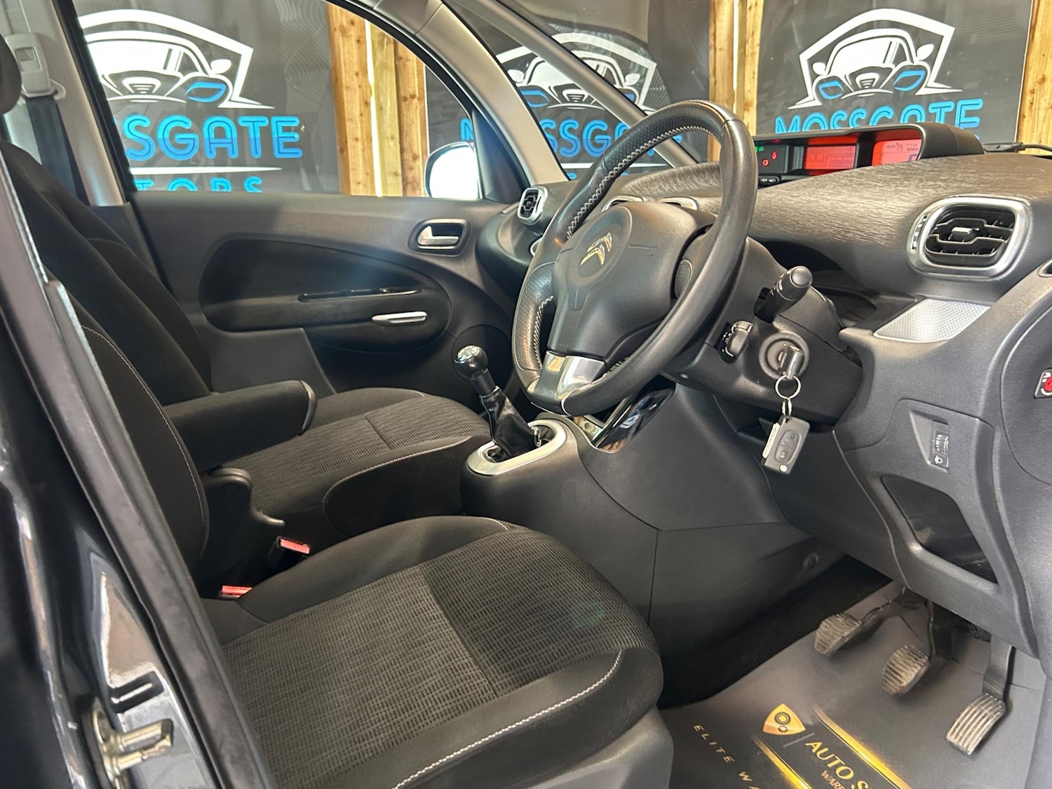 Used Citroen C3 Picasso 2015 for sale - 76990747: Photo 12