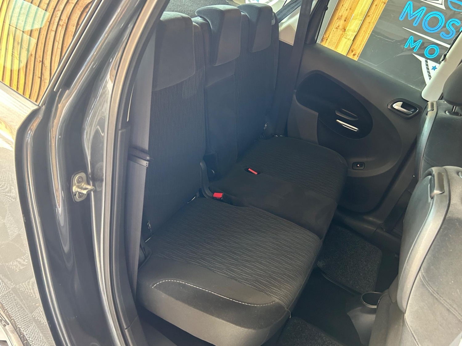 Used Citroen C3 Picasso 2015 for sale - 76990747: Photo 24