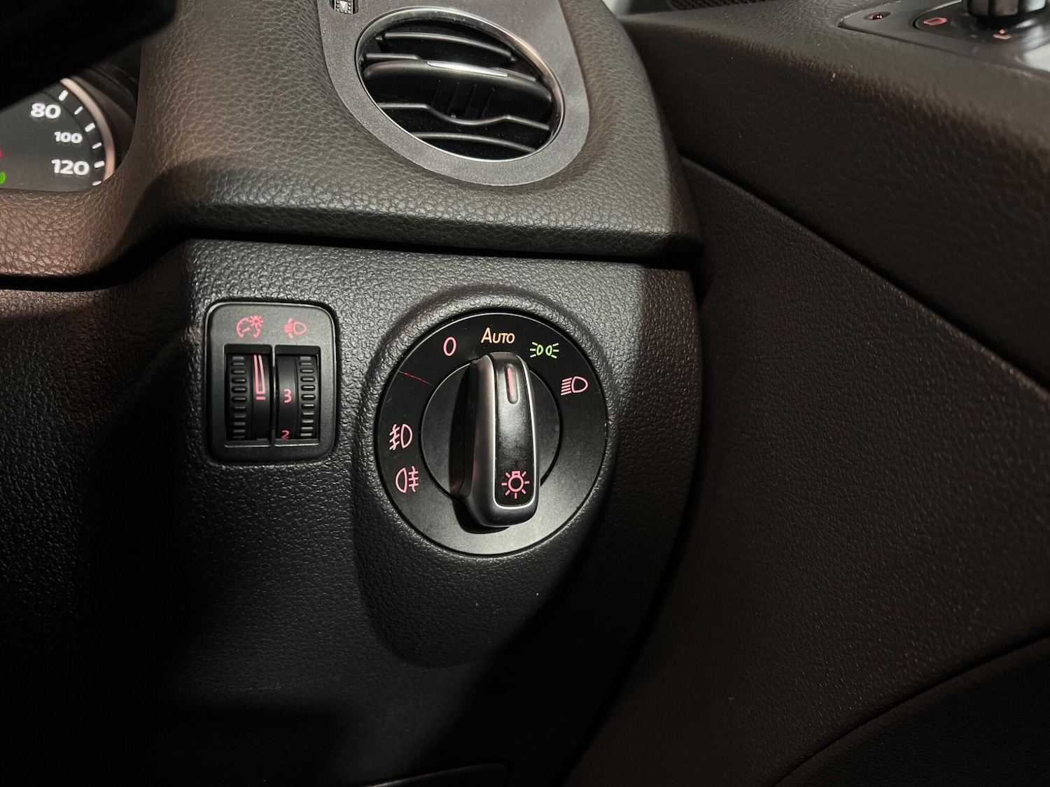 Used Volkswagen Tiguan 2012 for sale - 76964335: Photo 21