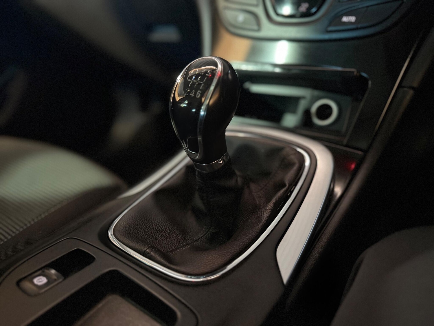 Used Vauxhall Insignia 2015 for sale - 77029052: Photo 31