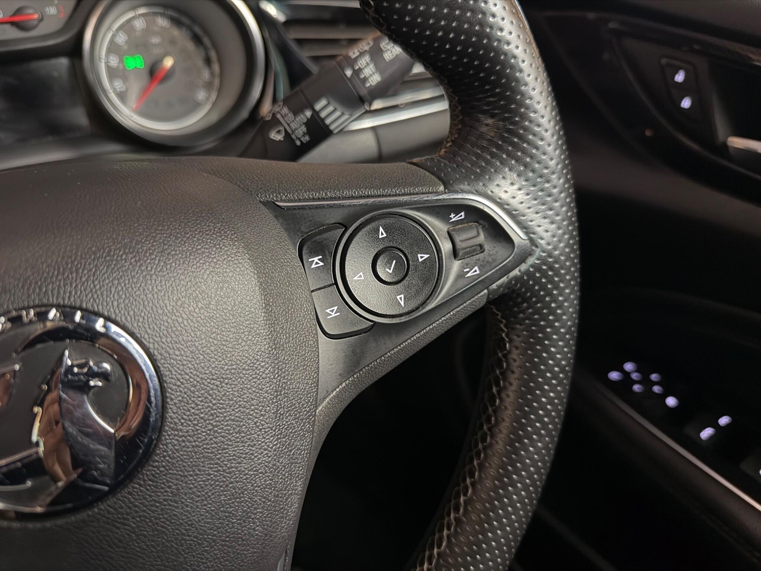 Used Vauxhall Insignia 2018 for sale - 77625466: Photo 25