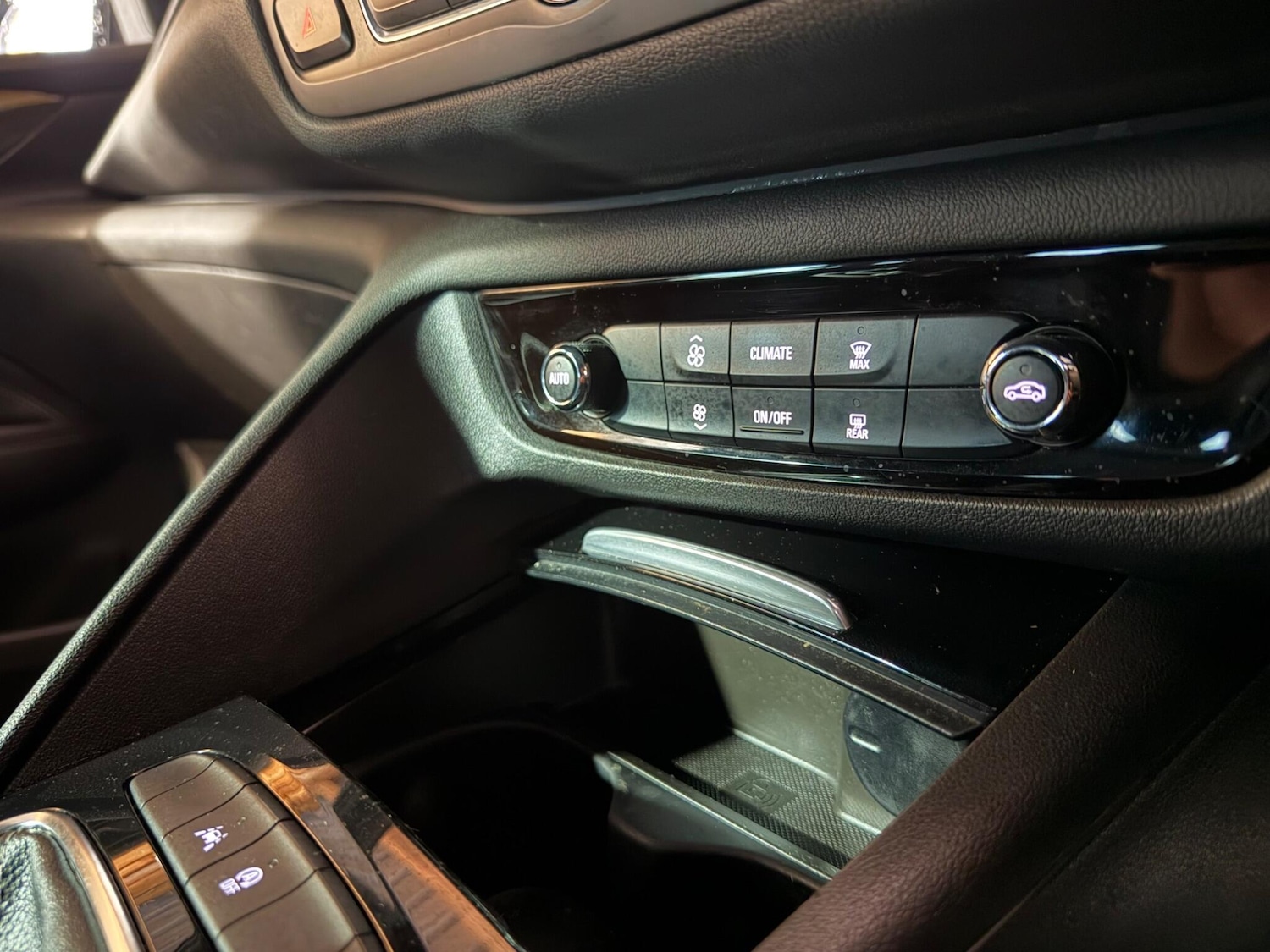 Used Vauxhall Insignia 2018 for sale - 77625466: Photo 39