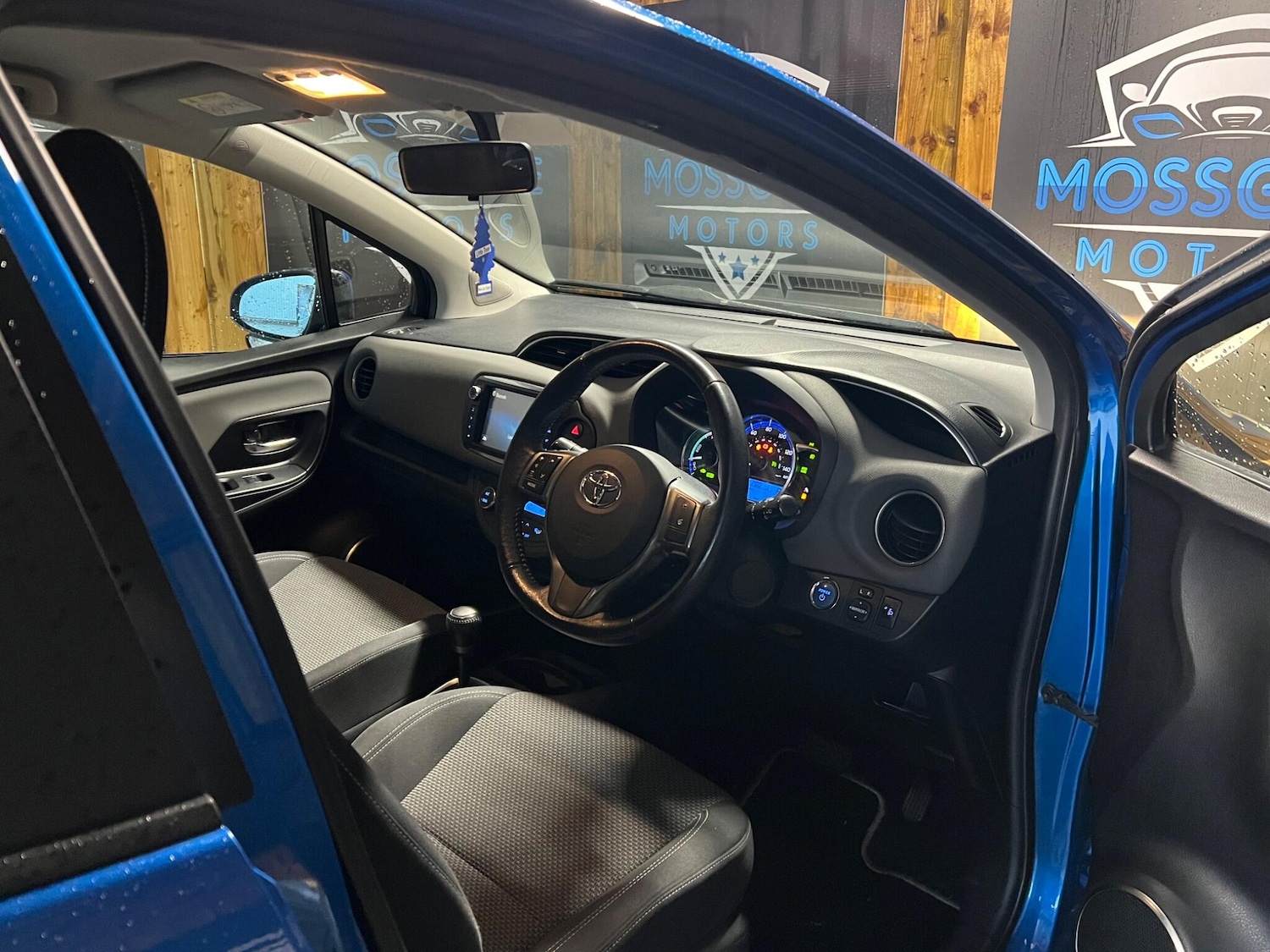 Used Toyota Yaris 2015 for sale - 76620565: Photo 15