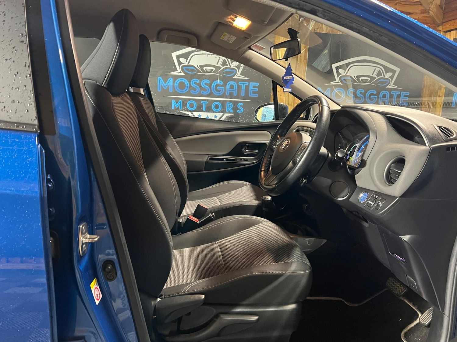 Used Toyota Yaris 2015 for sale - 76620565: Photo 16