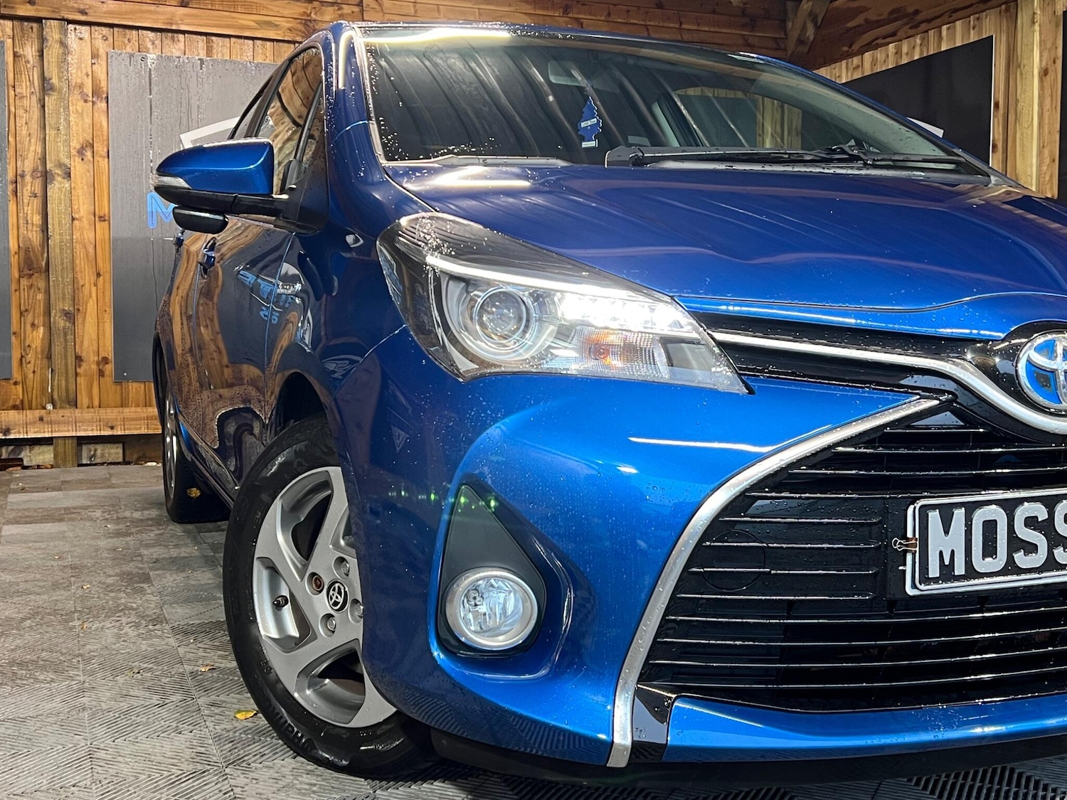 Used Toyota Yaris 2015 for sale - 76620565: Photo 2