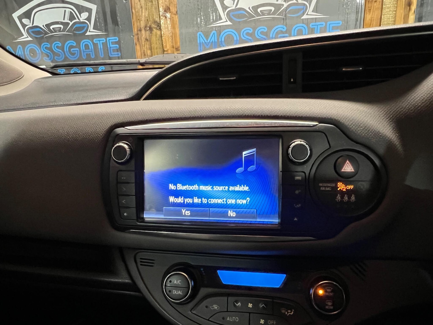 Used Toyota Yaris 2015 for sale - 76620565: Photo 26