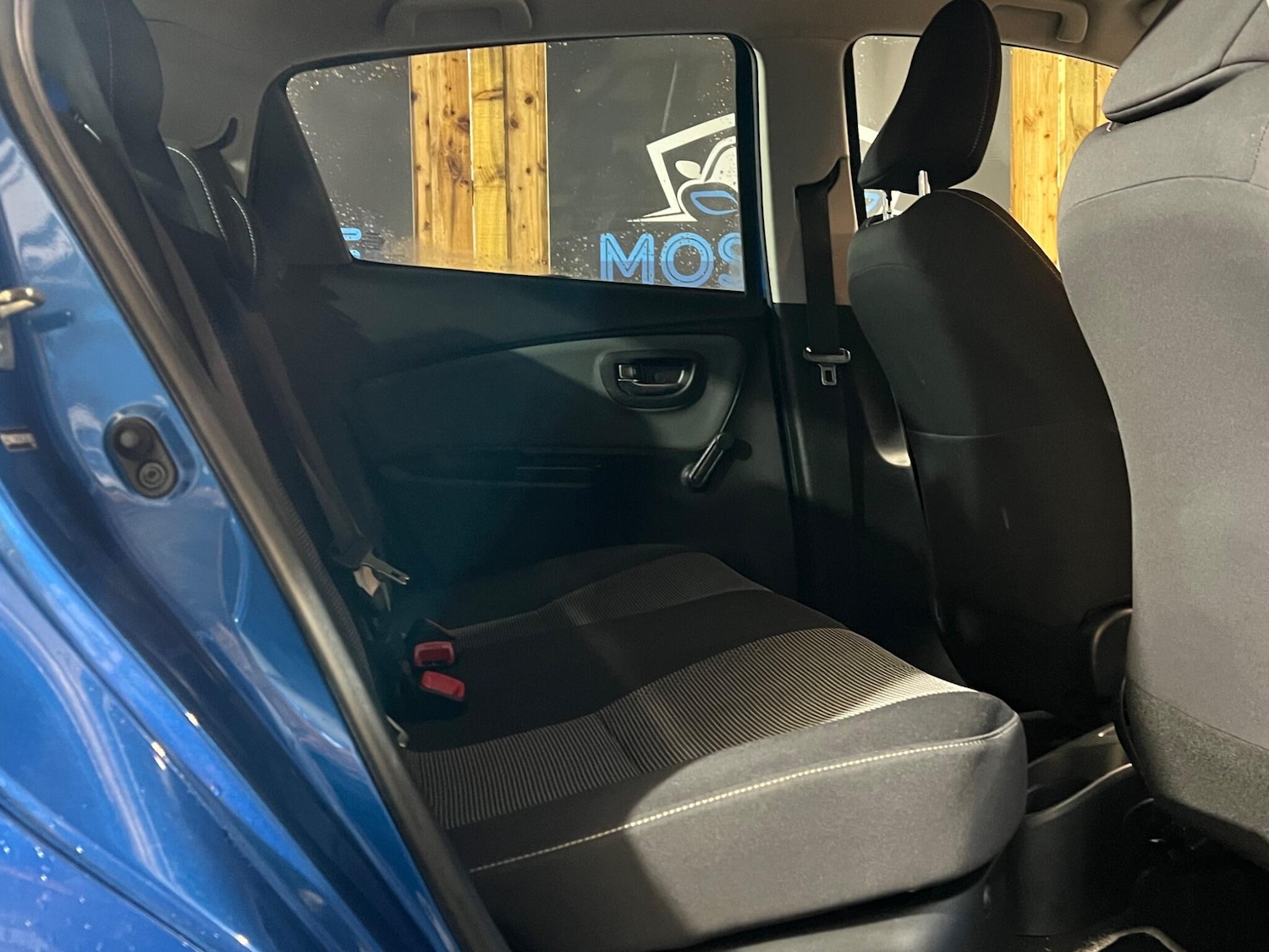 Used Toyota Yaris 2015 for sale - 76620565: Photo 37