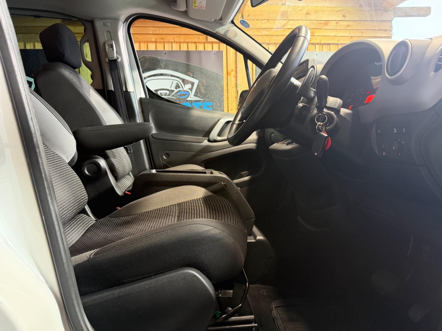 Used Peugeot Partner Tepee 2016 for sale - 77683798: Photo 33