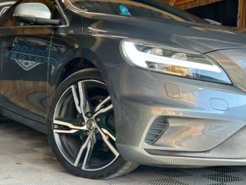 Used Volvo V40 2017 for sale - 75103000: Photo